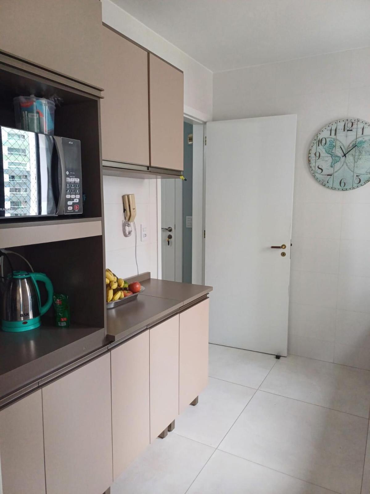 Apto A Uma Quadra Da Balneario Camboriu